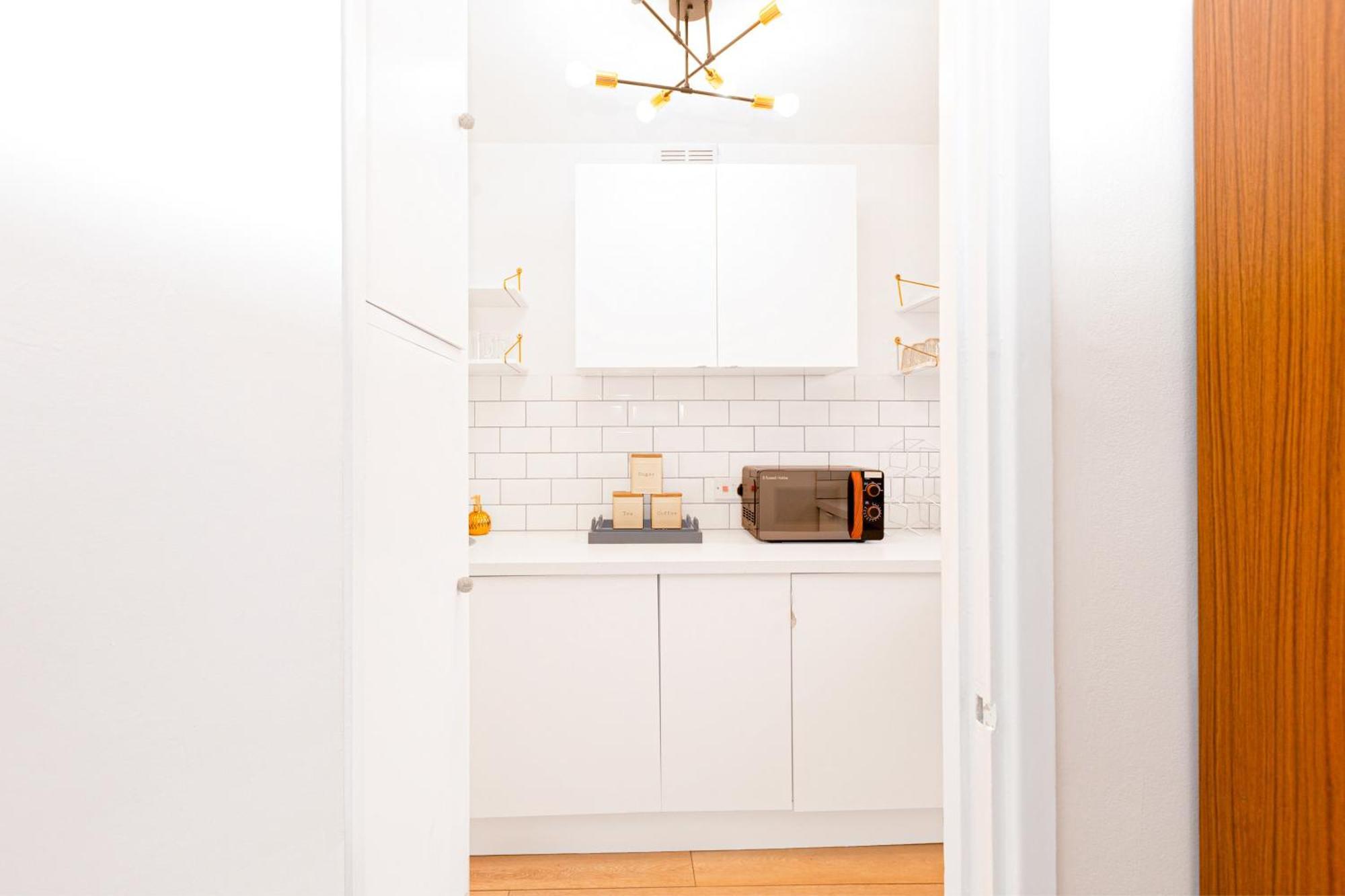 Charming Studio With Balcony In Putney, 5 Min Tube Londra Exterior foto